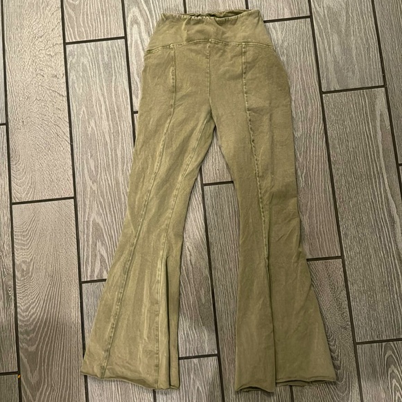 Urban Outfitters Seamed Aria Flared Pants size extra small out from under - Picture 2 of 8